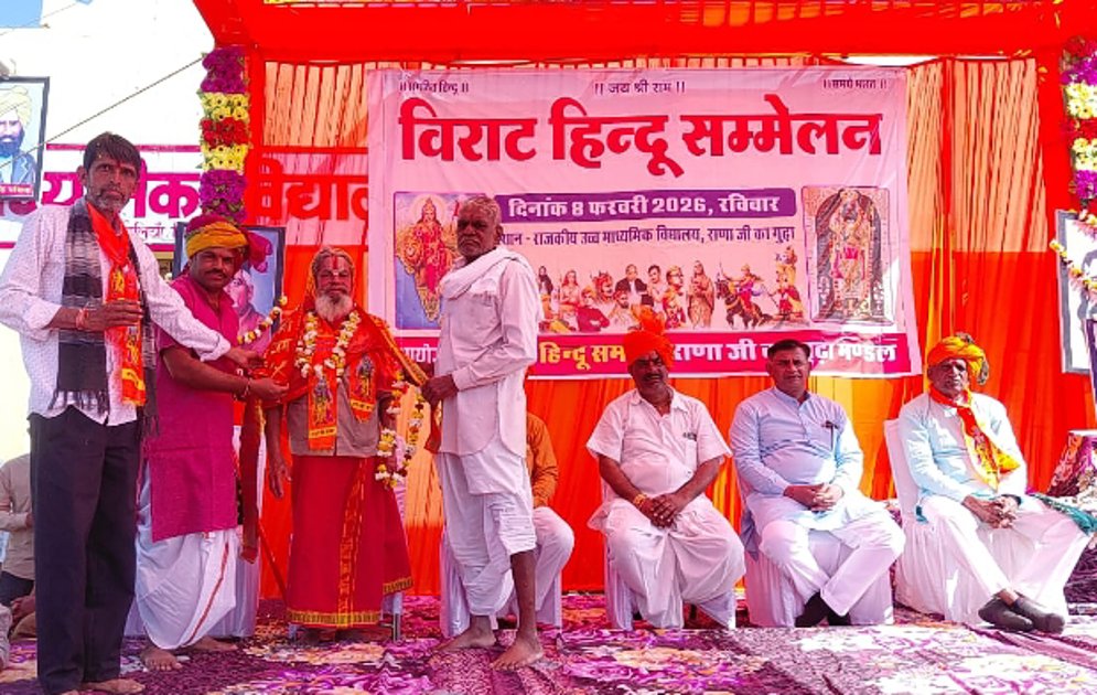 राणाजी का गुढ़ा में भव्य शोभायात्रा व कलश यात्रा निकली, झांकियां और अखाड़ा प्रदर्शन किया