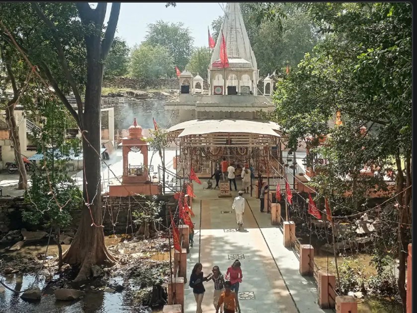 जहां मन्नत पूरी होने पर चढ़ाए जाते हैं चांदी और लकड़ी के पालने, नवरात्र में उमड़ रहे भक्त