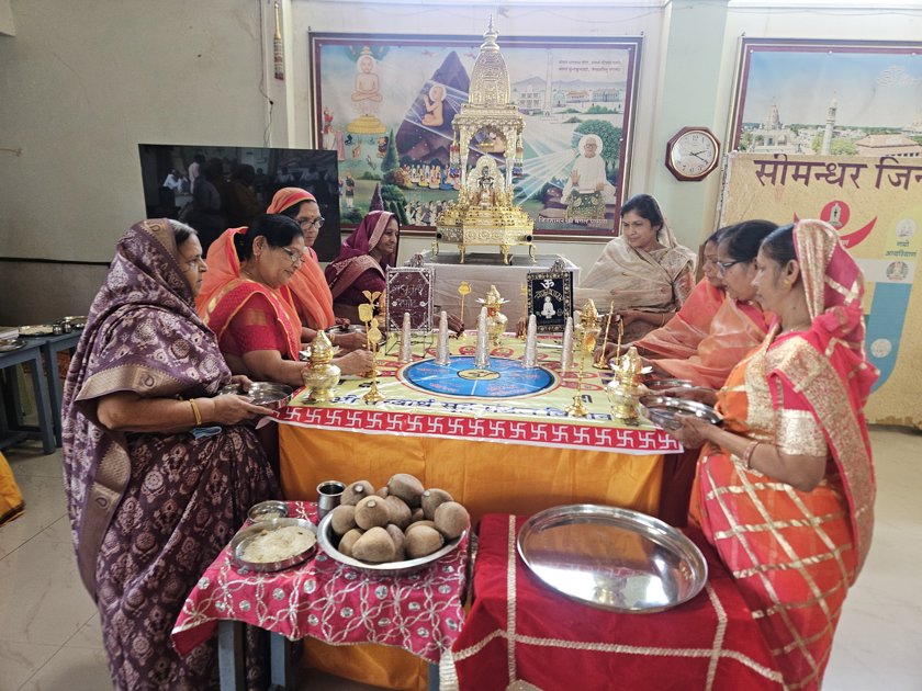तत्वार्थ सूत्र मंडल विधान के तीसरे दिन श्रद्धालुओं ने लिया धार्मिक अनुष्ठानों का लाभ