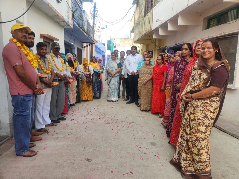नवनिर्वाचित पार्षद ने कर्मचारियों का किया स्वागत