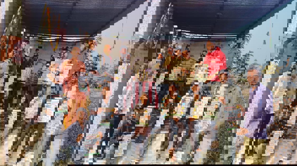 भक्तिमय सुंदर कांड का पाठ हुआ, गायों की सेवा की 